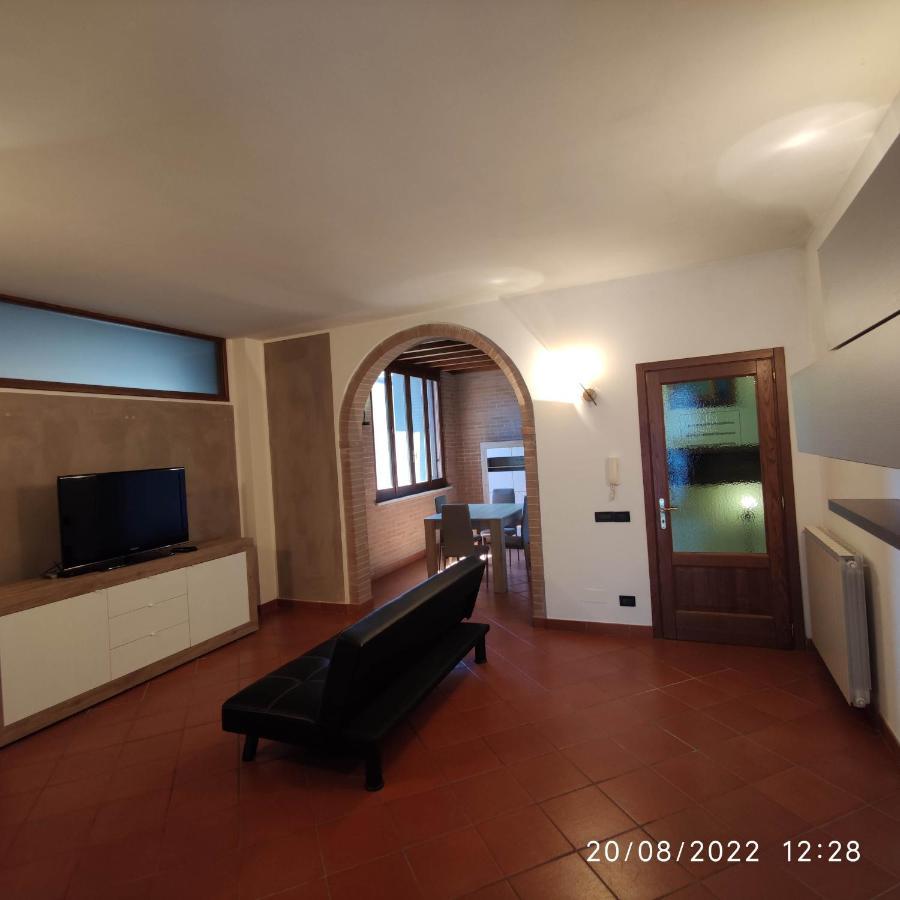 M & M Pinzi Suite Apartment Montepulciano Stazione Extérieur photo