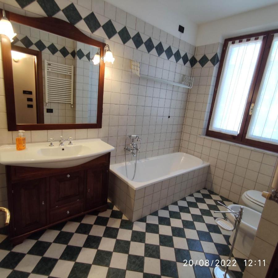 M & M Pinzi Suite Apartment Montepulciano Stazione Extérieur photo